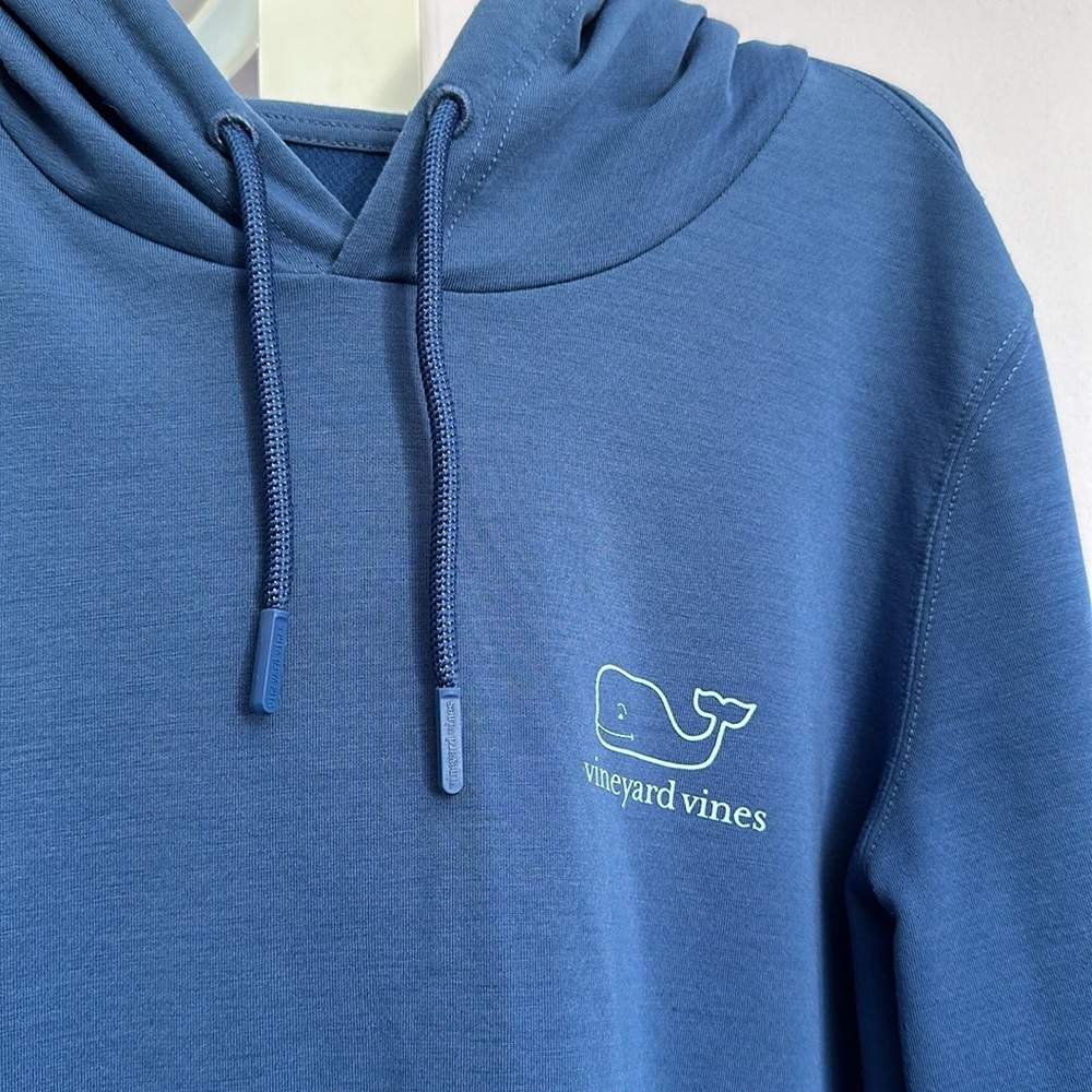 Vineyard Vines Performance Top